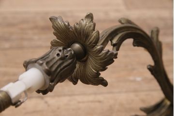 ヴィンテージ照明　フランスビンテージ　大ぶりなルイ15世様式のウォールランプ(壁付け照明、壁掛け照明)(R-046192)