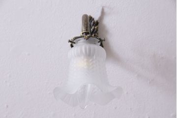 アンティーク照明　フランスアンティーク　真鍮製　ボタニカルモチーフ　シャビーシックなウォールランプ(壁付け照明、壁掛け照明)(R-046193)