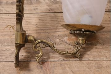 アンティーク照明　フランスアンティーク　クラシックなお部屋にぴったりな真鍮製のウォールランプ(壁付け照明、壁掛け照明)(R-046195)