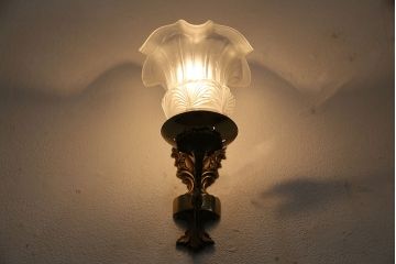 アンティーク照明　フランスアンティーク　クラシックなお部屋にぴったりな真鍮製のウォールランプ(壁付け照明、壁掛け照明)(R-046196)