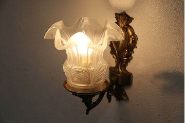 アンティーク照明　フランスアンティーク　クラシックなお部屋にぴったりな真鍮製のウォールランプ(壁付け照明、壁掛け照明)(R-046196)