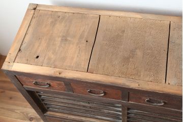 アンティーク家具　明治大正期　和の情緒溢れるデザインの収納箪笥・下段(キャビネット、水屋箪笥)(R-046233)