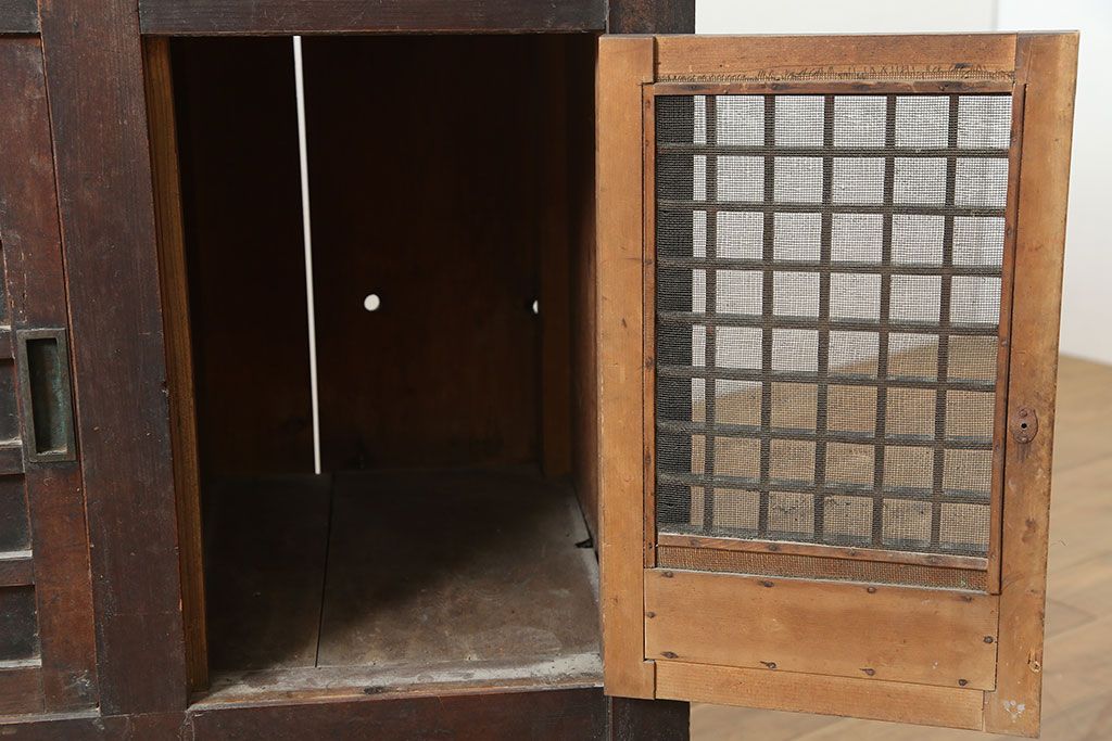 アンティーク家具　明治大正期　和の情緒溢れるデザインの収納箪笥・重ね(キャビネット、水屋箪笥)(R-046234)
