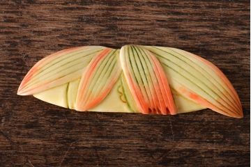 昭和初期　金峯銘　彫刻　帯留など5点(木製、陶器、帯留め)(R-046237)