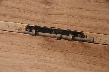 アンティーク家具　明治期　ストリップド(剥離)　総桐材　古い木の杢目が際立つ観音扉の重ね箪笥(タンス、桐箪笥、桐タンス、チェスト、桐たんす)(R-046249)