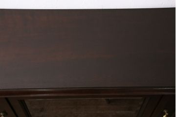 中古　ビンテージ　松本民芸家具　金色の取っ手が可愛らしいC型サイドボード(食器棚、キャビネット、収納棚)(定価約70万円)(R-046250)