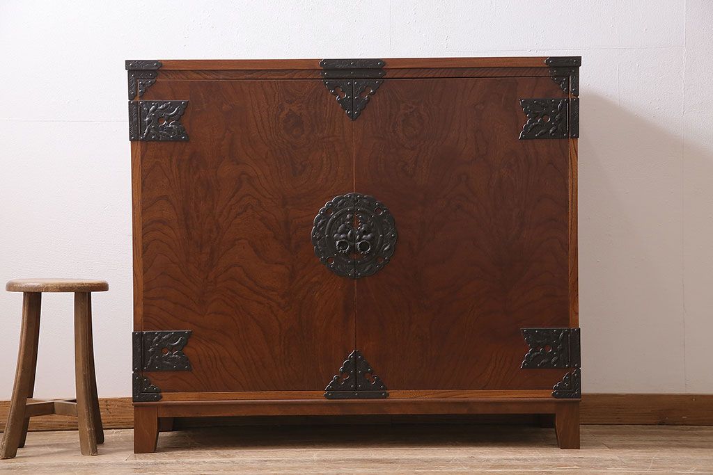 リメイク家具　伝統民芸　岩谷堂箪笥　衣装盆付き　2wayが便利な脚付サイドボード(衣装箪笥、引き出し、収納棚)(R-046252)