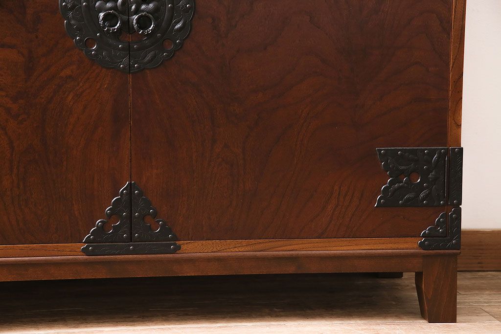 リメイク家具　伝統民芸　岩谷堂箪笥　衣装盆付き　2wayが便利な脚付サイドボード(衣装箪笥、引き出し、収納棚)(R-046252)