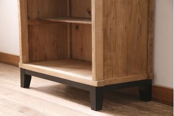 アンティーク家具　ストリップド(剥離)　黒い脚がアクセントのシンプルなオープンラック(棚、シェルフ)(R-046254)