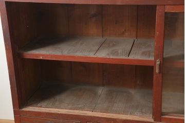 アンティーク家具　昭和初期　前面ヒノキ　赤みがかった木肌が美しい戸棚・下段(収納棚、キャビネット)(R-046257)