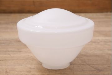 アンティーク照明　レトロな乳白色のガラスシェード照明(吊り下げ照明、天井照明)(R-046261)