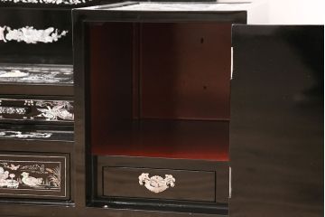 中古　韓国　螺鈿細工　存在感抜群!煌びやかで凝った意匠が目を引く鏡台(ドレッサー)(R-046263)