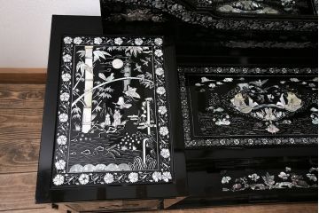 中古　韓国　螺鈿細工　存在感抜群!煌びやかで凝った意匠が目を引く鏡台(ドレッサー)(R-046263)