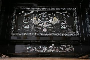 中古　韓国　螺鈿細工　存在感抜群!煌びやかで凝った意匠が目を引く鏡台(ドレッサー)(R-046263)