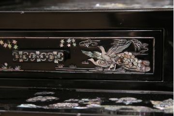 中古　韓国　螺鈿細工　存在感抜群!煌びやかで凝った意匠が目を引く鏡台(ドレッサー)(R-046263)