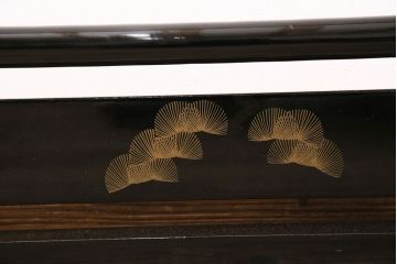 ヴィンテージ家具　昭和中期　鶴と松　漆塗りが高級感を漂わせるフック付きの衣桁(着物掛け、ハンガーラック、ビンテージ)(R-046266)