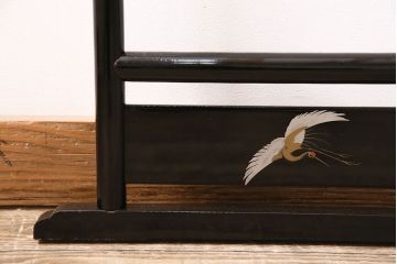 ヴィンテージ家具　昭和中期　鶴と松　漆塗りが高級感を漂わせるフック付きの衣桁(着物掛け、ハンガーラック、ビンテージ)(R-046266)