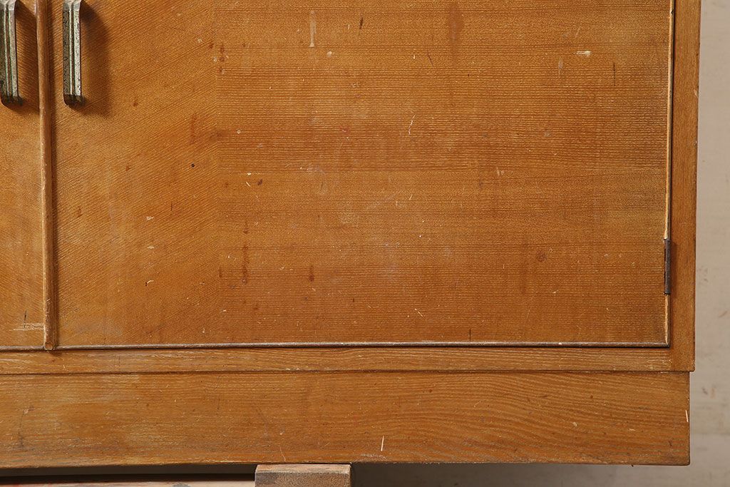 和製アンティーク　昭和中期　ナラ材　シンプルで使いやすい収納棚(サイドボード)(R-046270)