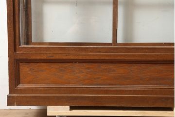 アンティーク家具　昭和初期　タモ材　天枠付き　レトロな薄型ガラスケース(ショーケース、陳列棚)(R-046271)