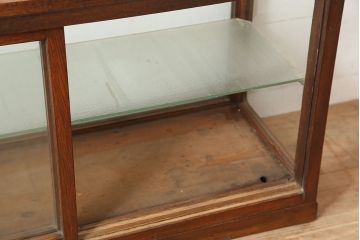 和製アンティーク　昭和初期　ナラ材　4面ガラスの薄型ショーケース(ガラスケース、飾り棚)(R-046272)