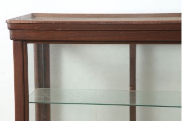 アンティーク家具　大正ロマン　ケヤキ材　クラシカルな雰囲気漂うガラスケース(ショーケース、飾り棚、陳列棚)(R-046273)