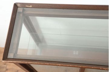 アンティーク家具　大正ロマン　ケヤキ材　クラシカルな雰囲気漂うガラスケース(ショーケース、飾り棚、陳列棚)(R-046273)