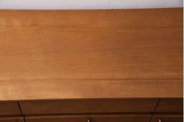 ヴィンテージ家具　イギリスビンテージ　北欧スタイルにおすすめのサイドボード(収納棚、キャビネット)(R-046276)