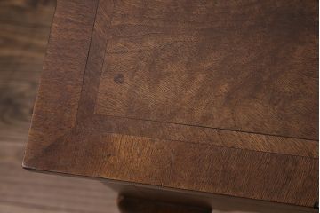 イギリスアンティーク　ウォールナット　上品な杢目が美しく現れた平机(デスク)(R-046283)