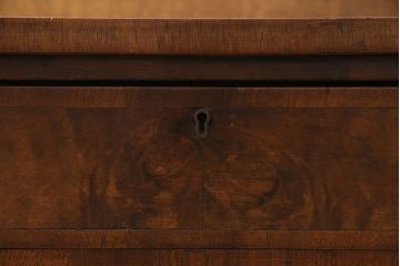 イギリスアンティーク　ウォールナット　上品な杢目が美しく現れた平机(デスク)(R-046283)