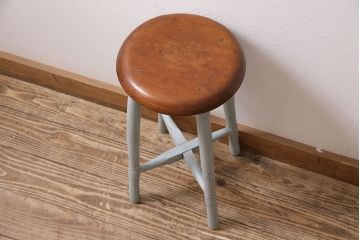 アンティーク家具　昭和初期　ブナ材　可愛らしいペイントが魅力のレトロなスツール(木製チェア、丸椅子)(R-046285)