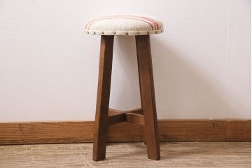 アンティーク家具　昭和初期　ブナ材　昭和レトロな雰囲気が魅力のスツール(木製チェア、丸椅子)(R-046298)