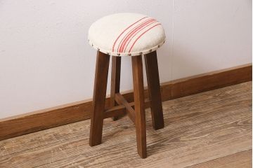 アンティーク家具　昭和初期　ブナ材　昭和レトロな雰囲気が魅力のスツール(木製チェア、丸椅子)(R-046298)