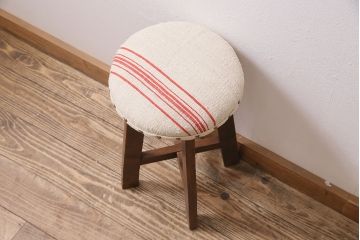アンティーク家具　昭和初期　ブナ材　昭和レトロな雰囲気が魅力のスツール(木製チェア、丸椅子)(R-046298)