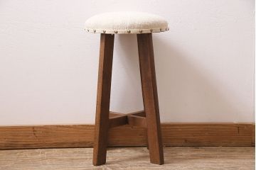 アンティーク家具　昭和初期　ブナ材　昭和レトロな雰囲気が魅力のスツール(木製チェア、丸椅子)(R-046298)