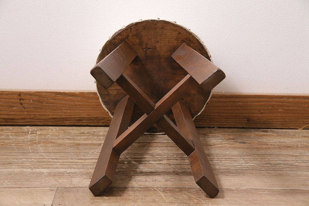 アンティーク家具　昭和初期　ブナ材　昭和レトロな雰囲気が魅力のスツール(木製チェア、丸椅子)(R-046298)
