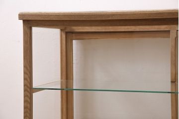 アンティーク家具　昭和初期　ストリップド(剥離)　ナラ材　素朴な木味が魅力のレトロなガラスケース(ショーケース、飾り棚、陳列棚)(R-046300)