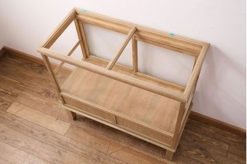 アンティーク家具　昭和初期　ストリップド(剥離)　ナラ材　素朴な木味が魅力のレトロなガラスケース(ショーケース、飾り棚、陳列棚)(R-046300)
