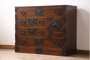 中古　伝統民芸家具　岩谷堂箪笥　天板リメイク・栗材　上品な和の雰囲気を感じさせる衣装箪笥(和タンス、チェスト、引き出し)(R-046301)