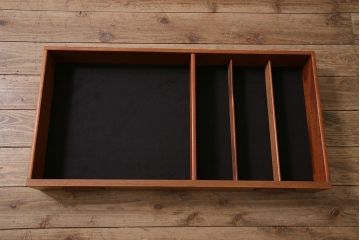 ヴィンテージ家具　北欧ビンテージ　G-PLAN(ジープラン)　チーク材　花柄のタイルトップが素敵なキャビネット(収納棚)(R-046302)