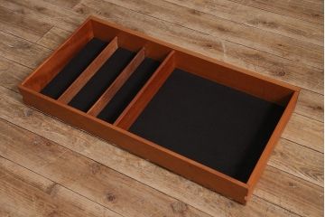 ヴィンテージ家具　北欧ビンテージ　G-PLAN(ジープラン)　チーク材　花柄のタイルトップが素敵なキャビネット(収納棚)(R-046302)