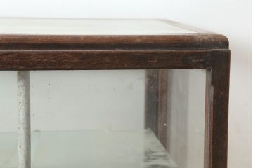 アンティーク家具　昭和初期　ナラ材　レトロな雰囲気が魅力のガラスケース(ショーケース、陳列棚)(R-046309)