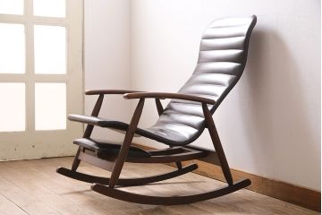 和製ヴィンテージ　昭和中期　松田家具　ブナ材　スタイリッシュなデザインの国産ロッキングチェア(チェア、アームチェア、ビンテージ)(R-046310)