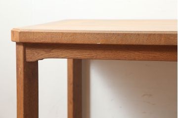 ビンテージ家具　ナラ材　ナチュラルスタイルに合うシンプルなダイニングテーブル(4人掛け、机)(R-046311)