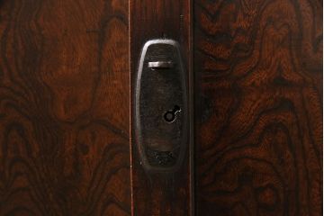 和製アンティーク　新潟県見附市産　前面ケヤキ材・玉杢　美しい杢目と金具が魅力の見附箪笥(帳場箪笥、和タンス)(R-046312)