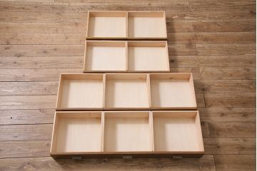 カタログ掲載品　ラフジュ工房オリジナル　縦型　脚付きのレトロな10段チェスト(ハイチェスト、引き出し)(R-046313)