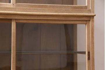 アンティーク家具　栓材　引き出し付き　ナチュラルスタイルにぴったりなガラスケース(ショーケース、店舗什器、陳列棚、飾り棚)(R-046316)