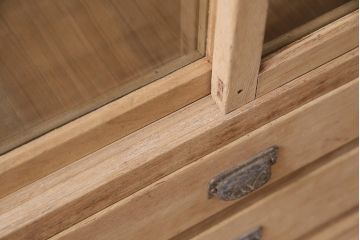 アンティーク家具　栓材　引き出し付き　ナチュラルスタイルにぴったりなガラスケース(ショーケース、店舗什器、陳列棚、飾り棚)(R-046316)