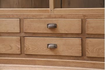 アンティーク家具　栓材　引き出し付き　ナチュラルスタイルにぴったりなガラスケース(ショーケース、店舗什器、陳列棚、飾り棚)(R-046316)