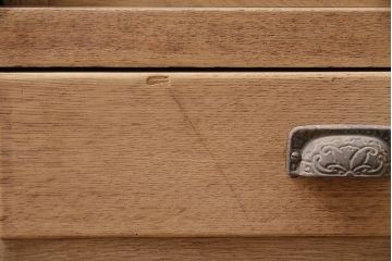 アンティーク家具　栓材　引き出し付き　ナチュラルスタイルにぴったりなガラスケース(ショーケース、店舗什器、陳列棚、飾り棚)(R-046316)