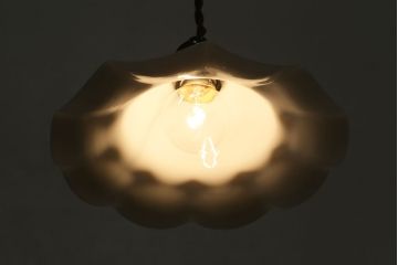 ヴィンテージ照明　イギリスビンテージ　可愛らしいフリルシェードのペンダントライト(ランプシェード、天井照明)(R-046327)
